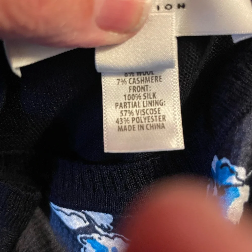 St. John Blue Floral 2 piece Cardigan and sleevless shirt - Picture 8 of 10